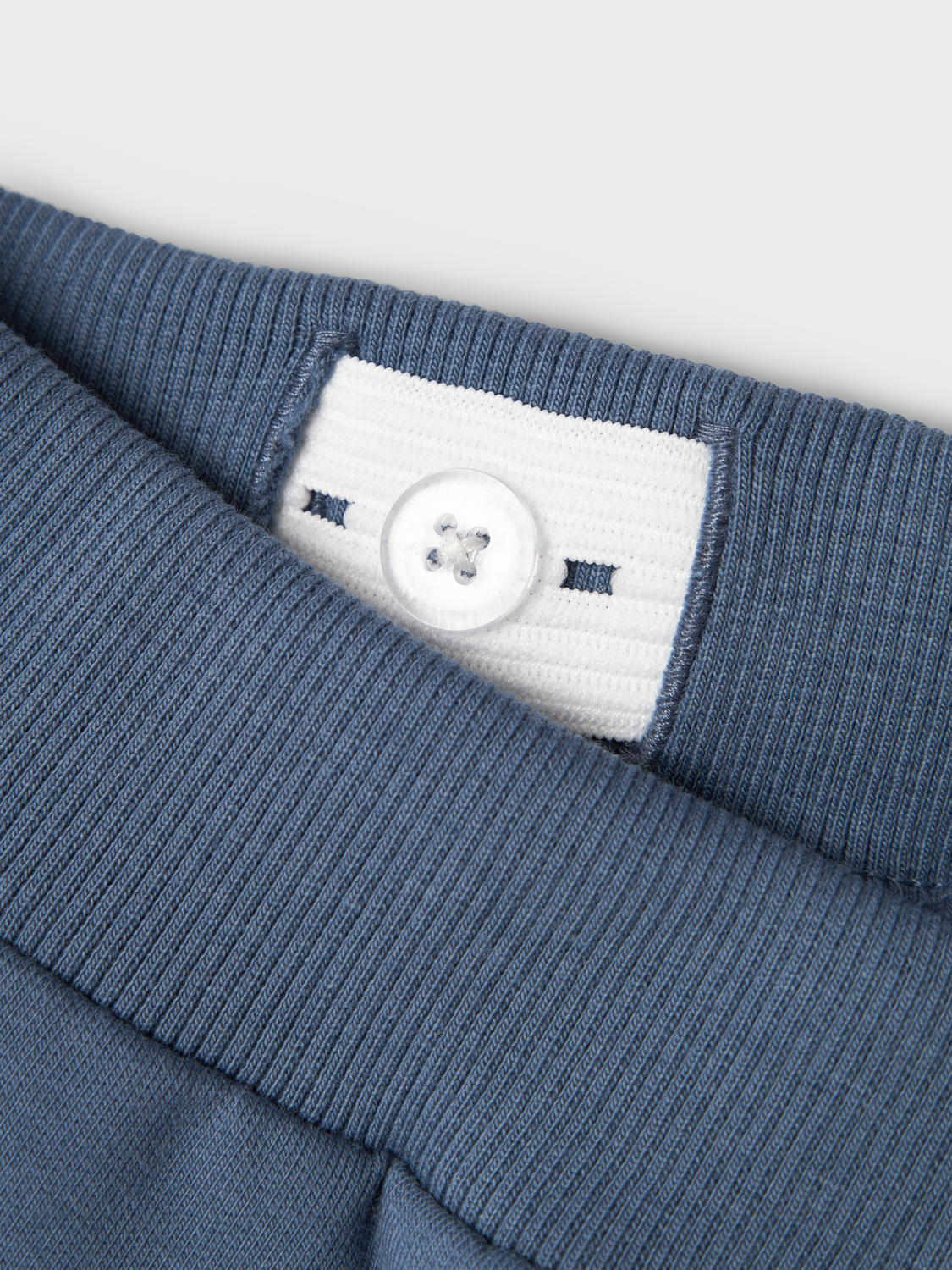 model_shot-front_full